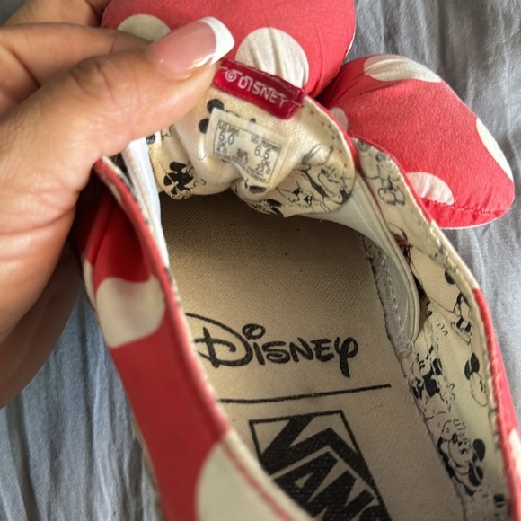 Disney Minnie Vans size 6.5 - Picture 3 of 3